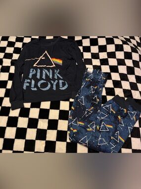 Boys 7/8 pink Floyd pjs